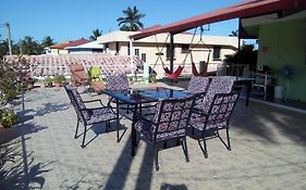 The Red Hut Inn Cidade de Belize Exterior photo