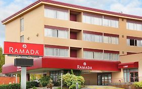Ramada Hotel & Suites Metrotown Vancouver Burnaby Exterior photo