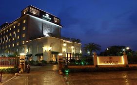 Nidhivan Sarovar Portico Vrindavan Hotel Exterior photo