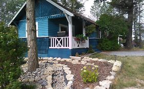 Fairmont Mountain Bungalows Fairmont Hot Springs Exterior photo