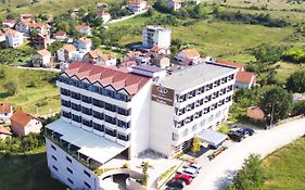 Hotel International Prishtina & Spa Pristina Exterior photo