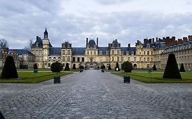 Hotel Restaurant Napoleon Fontainebleau Exterior photo