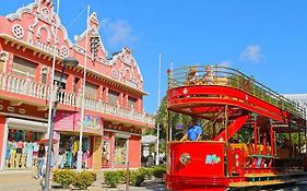 Sea Breeze Town Apartamento Oranjestad Exterior photo