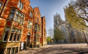 The Dean Court Hotel York Exterior photo