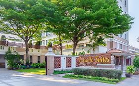 Lasalle Suites Hotel & Residence Banguecoque Exterior photo