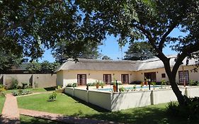 Mandebele Lodge Victoria Falls Exterior photo