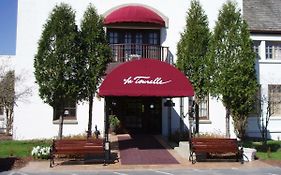 La Tourelle Hotel & Spa Ithaca Exterior photo