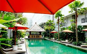 B Hotel Bali & Spa Dempassar Exterior photo