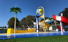 Shelly Beach Holiday Park Hotel Entrance Exterior photo