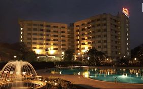 The Residence Hotel & Apartments Powai Bombaim Exterior photo
