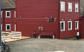 Haugen Pensjonat Svalbard Hotel Longyearbyen Exterior photo