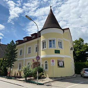 Gaestehaus Auerhahn Hotel Vöcklabruck Exterior photo