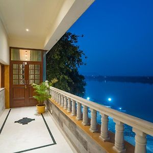 Narmade River View Resort Hoshangabad Exterior photo