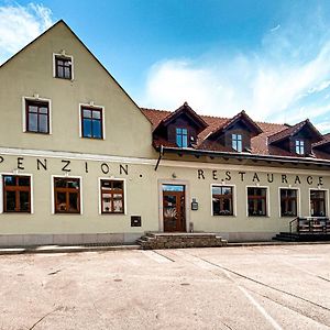 Penzion A Restaurace U Reky Hotel Ledeč nad Sázavou Exterior photo