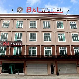 B&L Hotel Sungkai Exterior photo