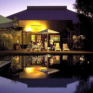 Outback Hotel & Lodge Ayers Rock Exterior photo