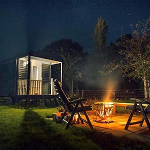 Pipowagen Elsebein Groningen Westerwolde Unieke Ligging Met Eigen Tuin En Vrij Uitzicht Over Veld Naar Natuurgebied Acomodação com café da manhã Onstwedde Exterior photo