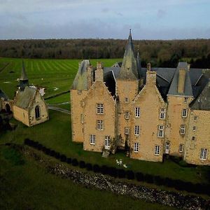 Chateau De Bourgon Acomodação com café da manhã Montourtier Exterior photo