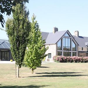 Domaine du Jardin  Chambres d'hôtes Saint-Jean-de-la-Haize Exterior photo