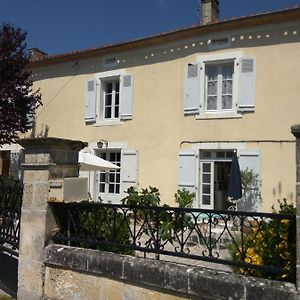 Le Cerisier Et Le Petit Cerisier Apartamento L'Etang des Faures Exterior photo