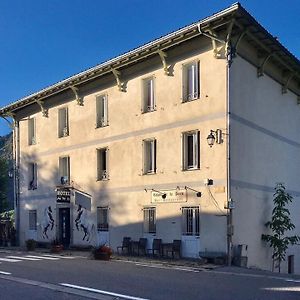 Le Relais Des Cavaliers Hotel Villeneuve-d'Entraunes Exterior photo