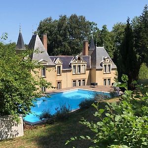 Chateau De Bonnevaux Acomodação com café da manhã Villeneuve-de-Marc Exterior photo