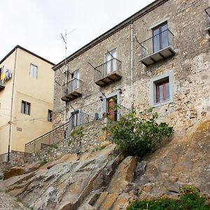 Casa vacanze Ai Valàti Vila Geraci Siculo Exterior photo