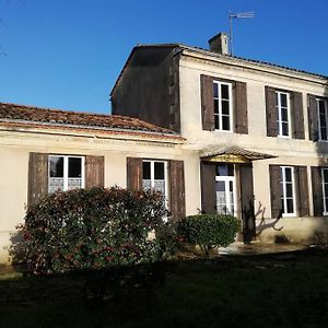 Belle Demeure Avec Espaces Verts Vila Gauriac Exterior photo