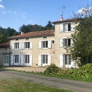 Moulin Sous La Vergne Acomodação com café da manhã Nanteuil-en-Vallée Exterior photo