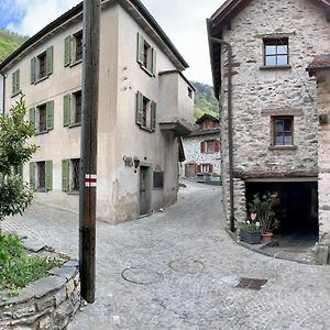 BnB Cà di sciavatin Acomodação com café da manhã San Vittore Exterior photo