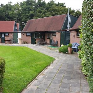 Uniek Vakantiehuisje In Rustige En Groene Omgeving Vila Nieuwe-Niedorp Exterior photo