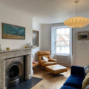 Stunning Georgian Flat In The Heart Of Midhurst Old Town Apartamento Exterior photo