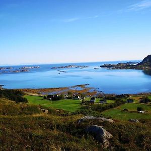 Akselhuset-Koselig Hus Rett Ovenfor Kaikanten Midt I Lofoten Vila Sennesvik Exterior photo