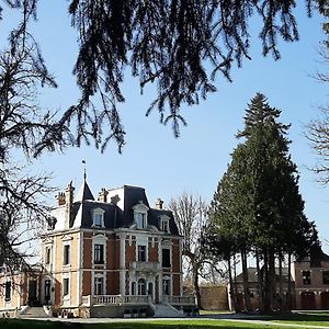 Chateau Sourliavoux, appartement en chambres d'hôtes Valliere Exterior photo