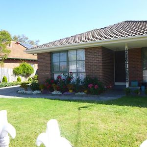 Effie Court Apartamento Springvale South Exterior photo