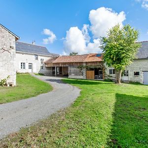 Maison Spacieuse A Assay Avec Jardin Et Cheminee Vila Exterior photo