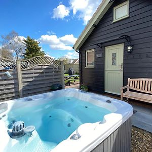 Saving Grace With Private Hot Tub Vila Bawdeswell Exterior photo