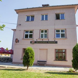 Pension Berten Strasice Hotel Strasice  Exterior photo