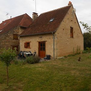 Maison De Caractere Renovee Avec Jardin, Terrasse, Et Proche Du Chateau Guillaume - Fr-1-591-131 Vila Lignac Exterior photo