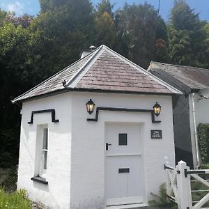 The Welsh Toll House Vila Carmarthen Exterior photo