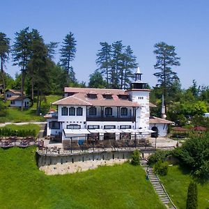 Complex Brashlyan Hotel Tryavna Exterior photo