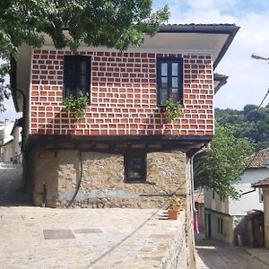 The Red Konak Vila Veliko Tŭrnovo Exterior photo