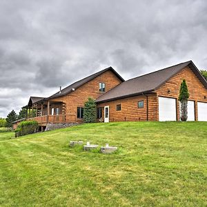 Hillside Hideaway With Hot Tub And Heated Patio! Vila Baraboo Exterior photo