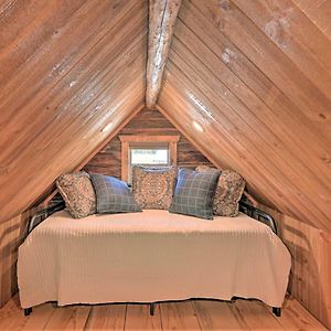 Montana Retreat Original Hamilton Log Cabin! Vila Exterior photo