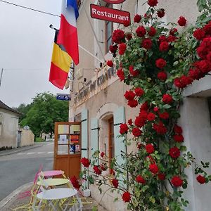 Hotel Le Relais Du Chateau Grignols Exterior photo