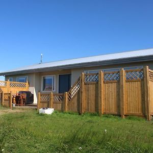 Stóri-Bakki Guesthouse-with hot tub Egilsstadir Exterior photo