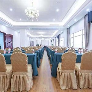 Vienna Hotel Heyuan Hongxing Road Exterior photo