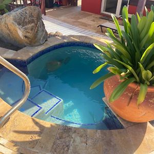 Cozy Studio With Private Spa Apartamento Oranjestad Exterior photo