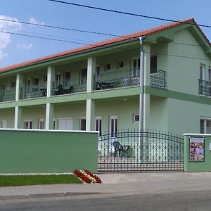 Privát Sulamit Hotel Podhájska Exterior photo