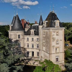 Château de Saint Bonnet les Oules Acomodação com café da manhã Exterior photo